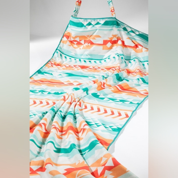 2 in 1 Beach Towel & Bag - Shoulder Bag Turns Into a Beach Towel! - Multicolor - Picture 2 of 7